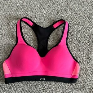 Lightly padded, wired sports bra